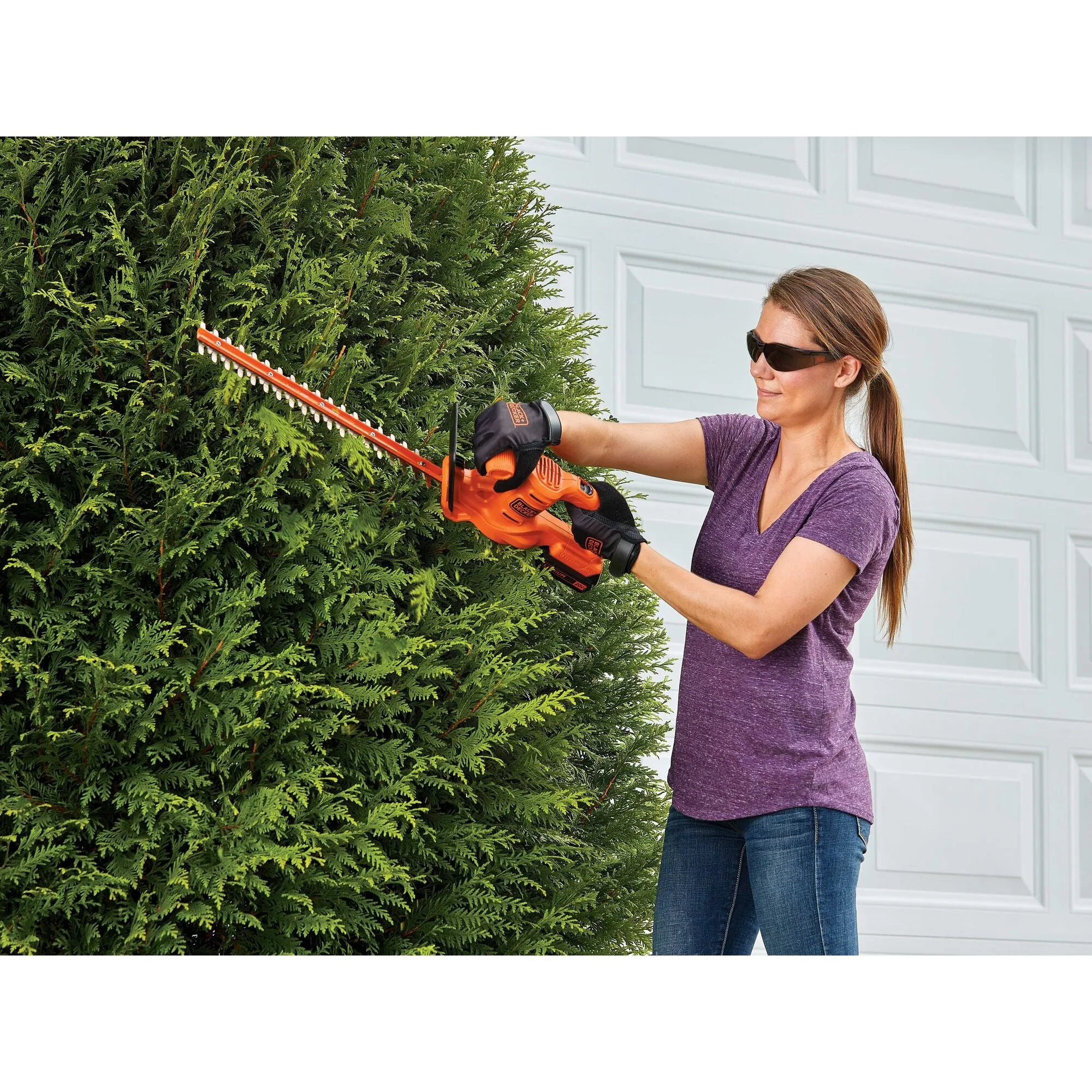 20V MAX* Cordless Hedge Trimmer, 18-Inch, 1.5 Ah