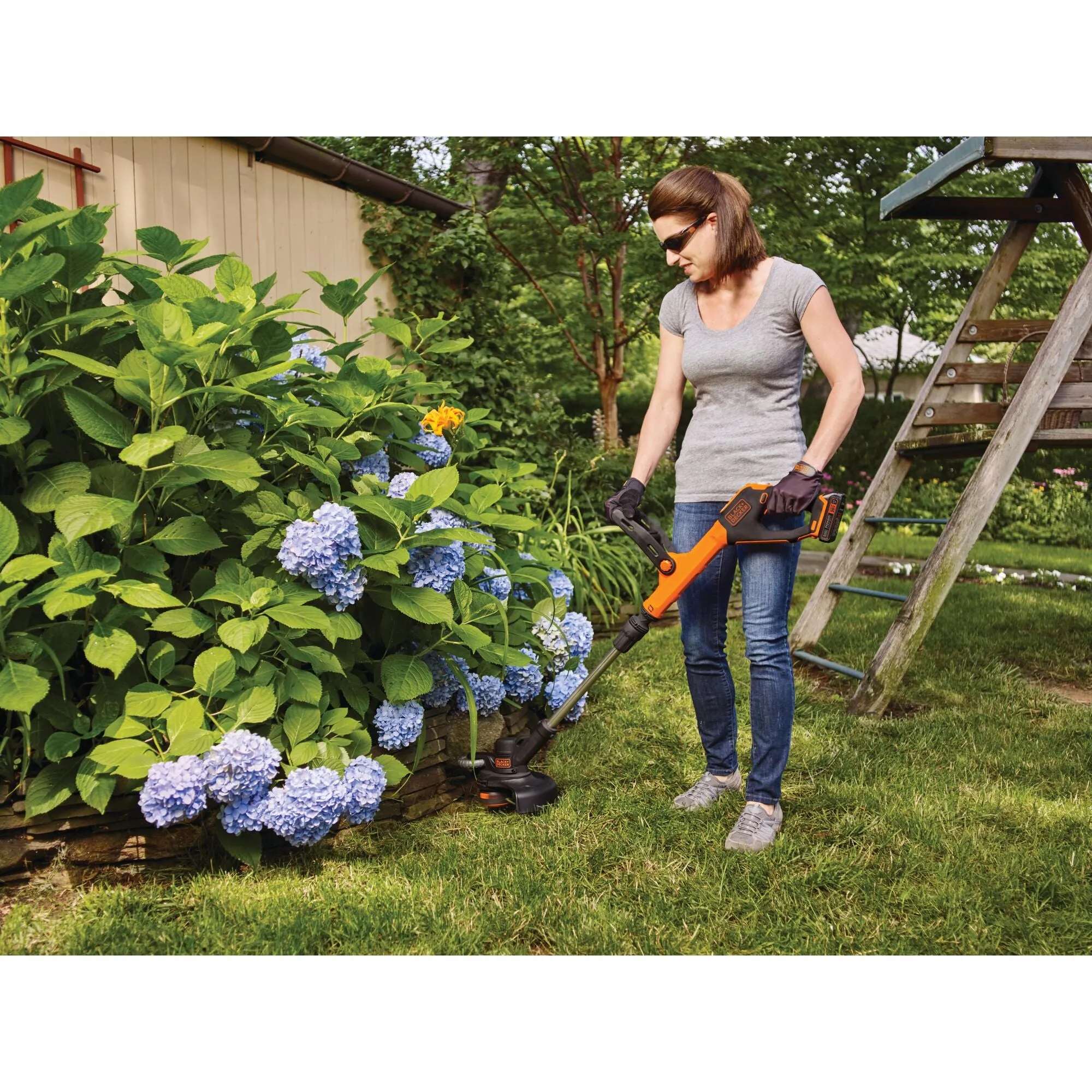 20V MAX* EASYFEED™ String Trimmer | Edger Kit