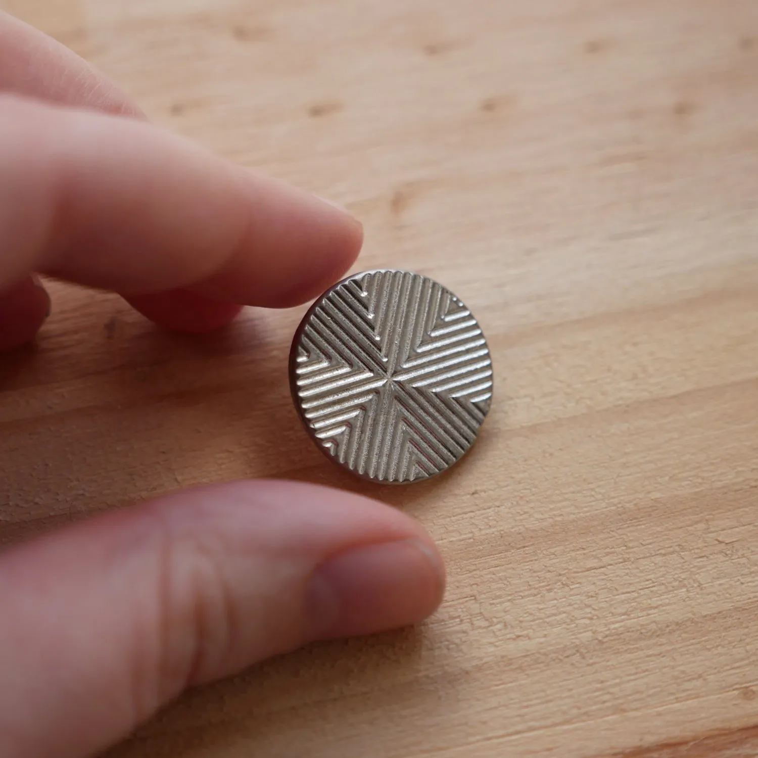 7/8" Herringbone Button