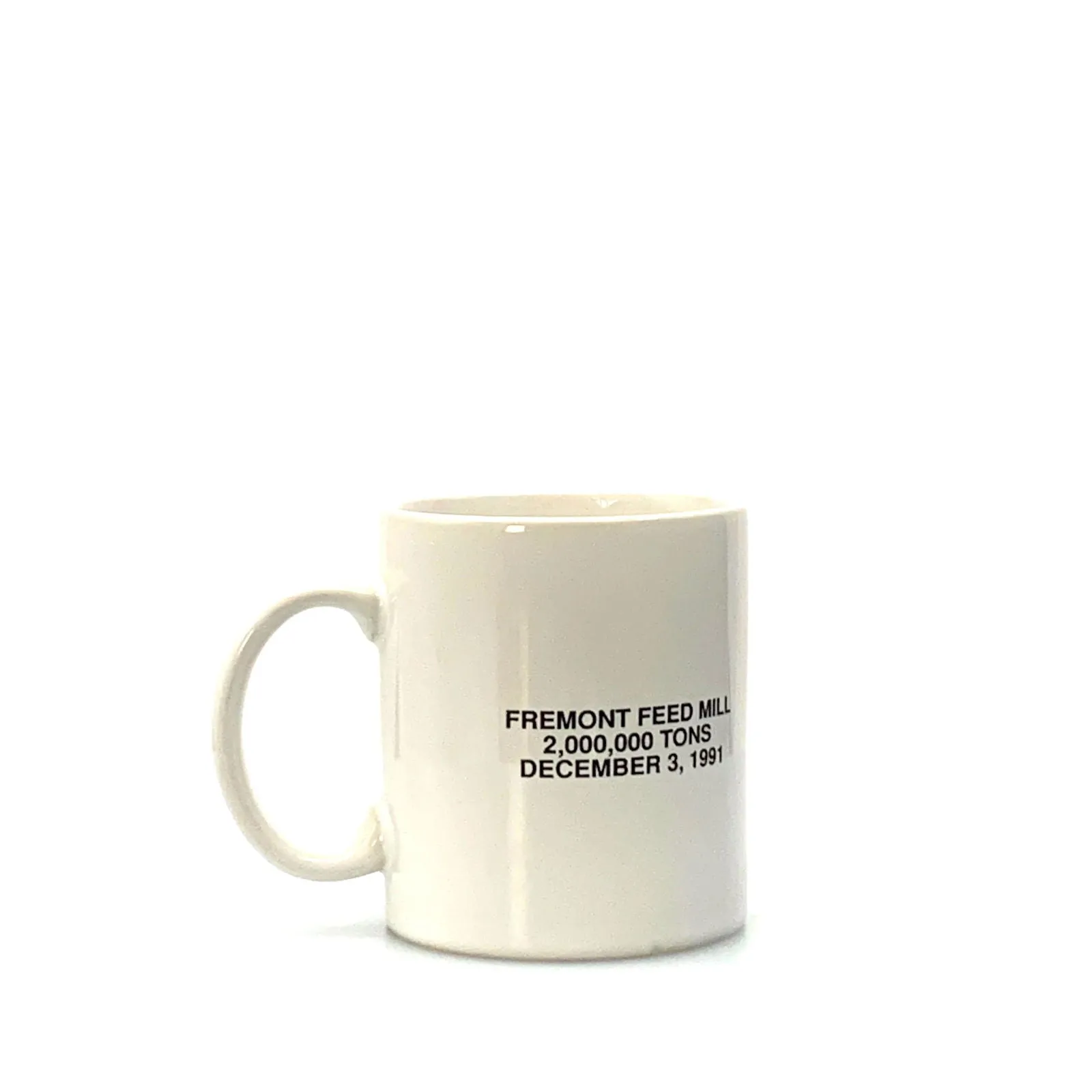 Ceramic FARMLAND Logo Coffee Cup, White 10 Fl Oz