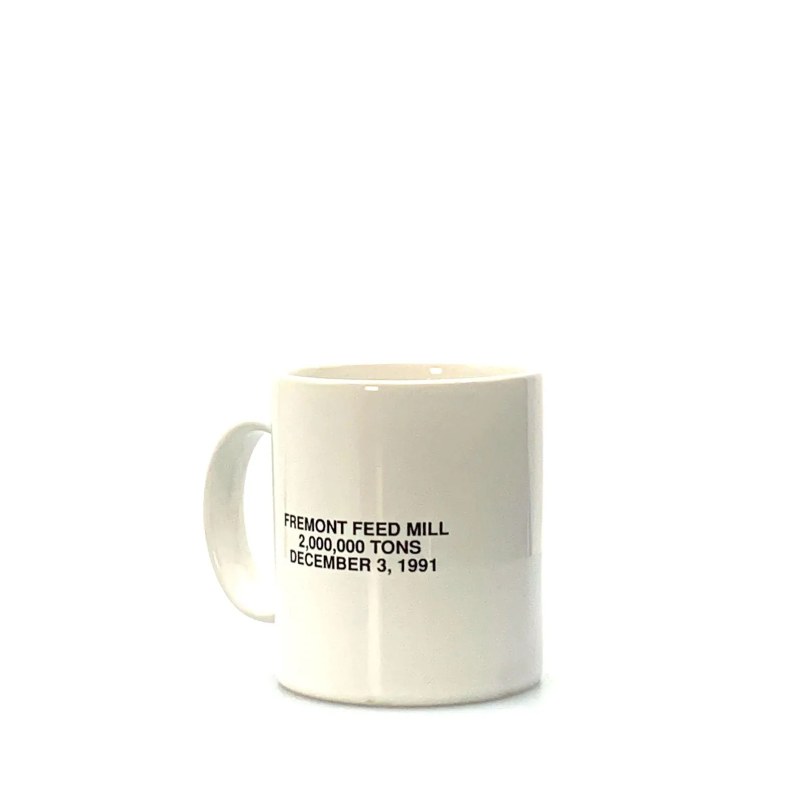 Ceramic FARMLAND Logo Coffee Cup, White 10 Fl Oz