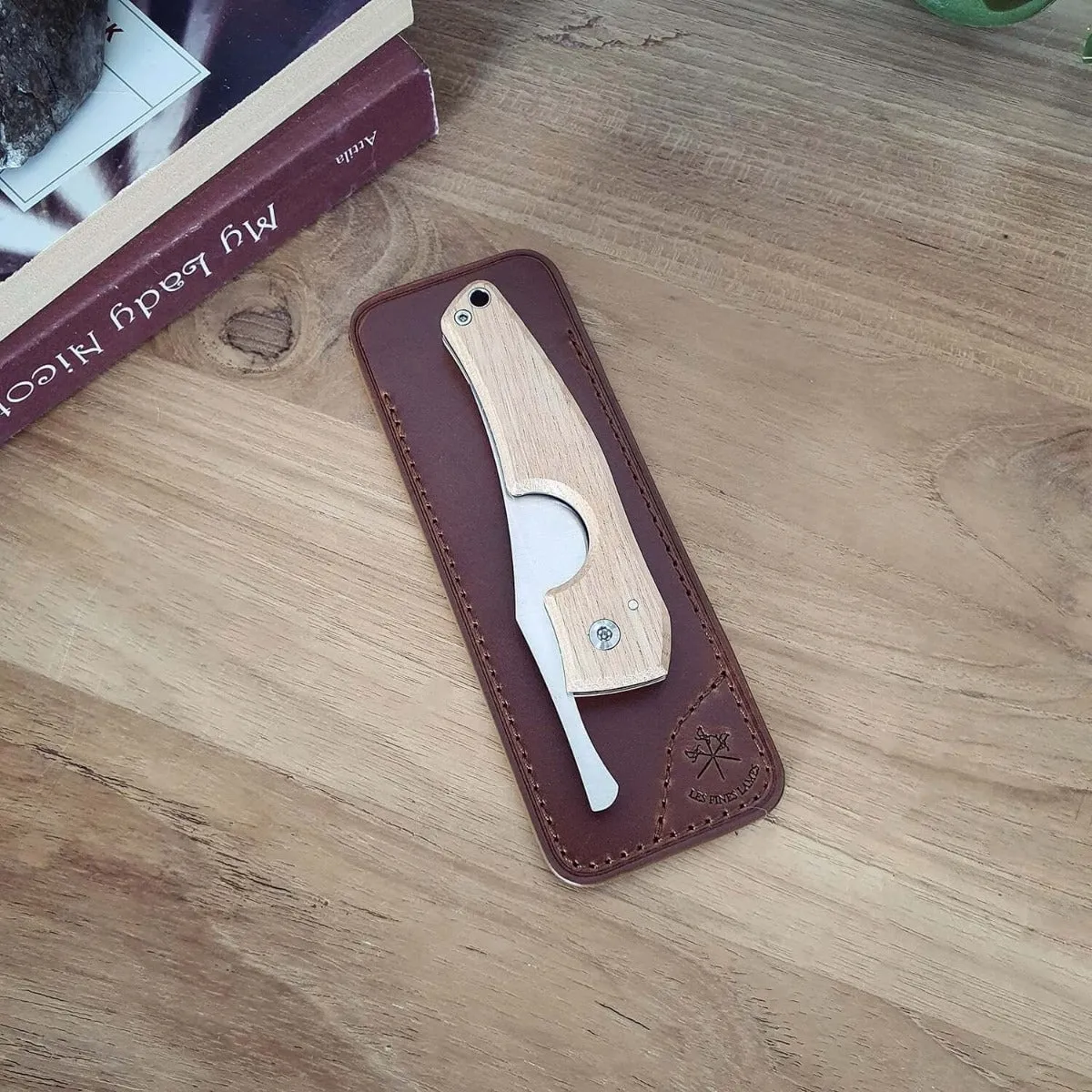 Cigar Knife Tan Leather Case