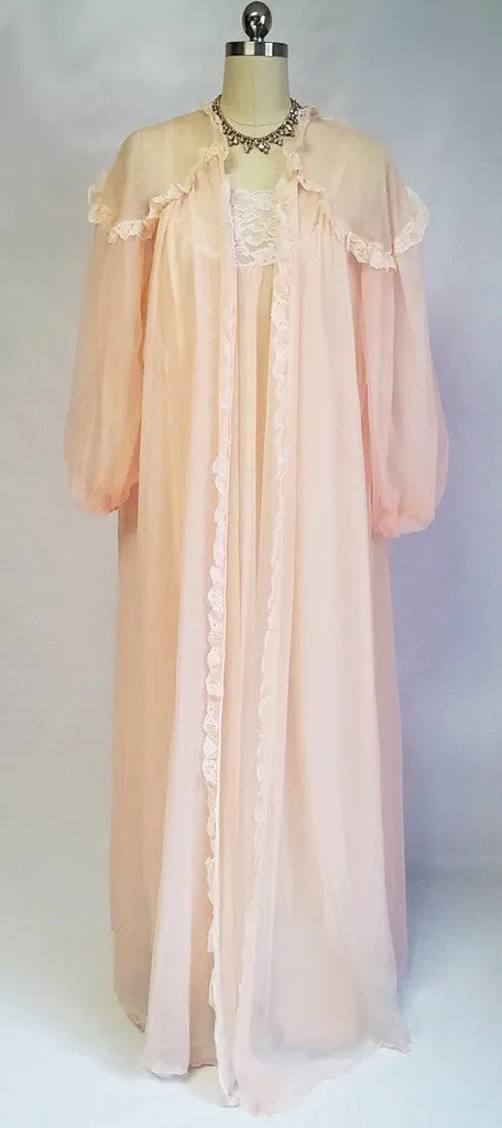 *EXQUISITE VINTAGE FLUFFY INTIME LACE DOUBLE NYLON PEIGNOIR & NIGHTGOWN IN VENETIAN PEACH