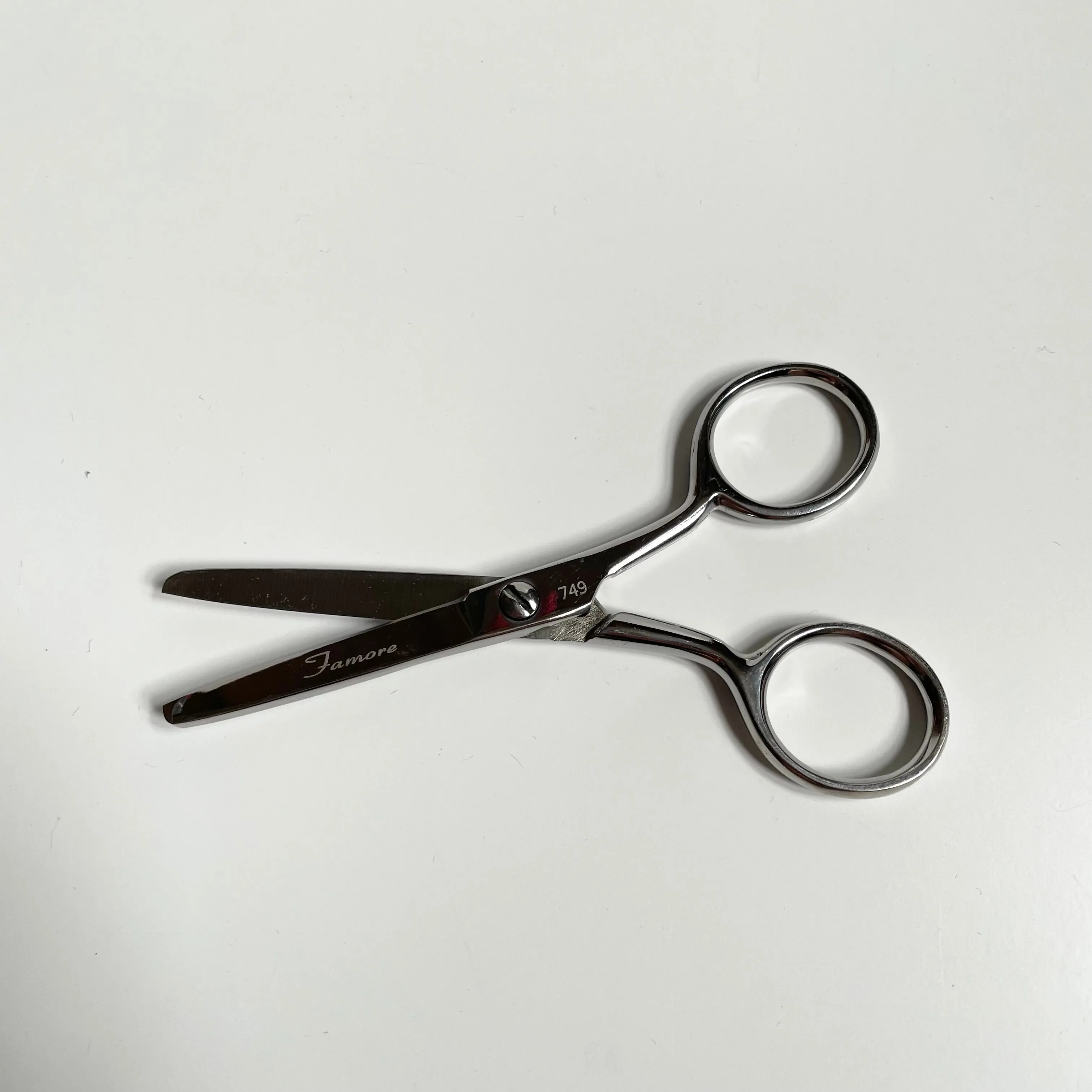 Famore Blunt Tip Scissors - 4.5 in