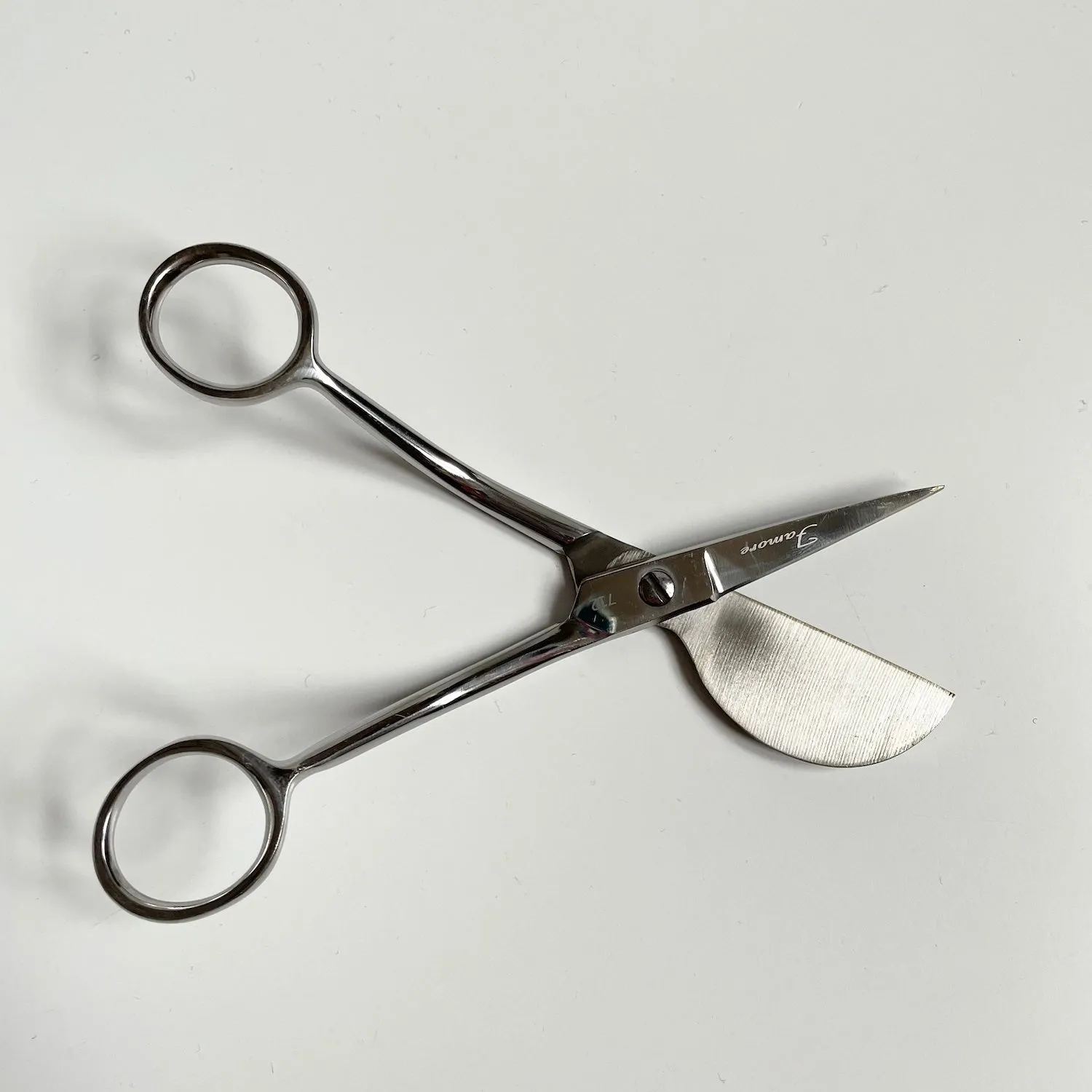 Famore Duckbill Applique Scissors - 6"