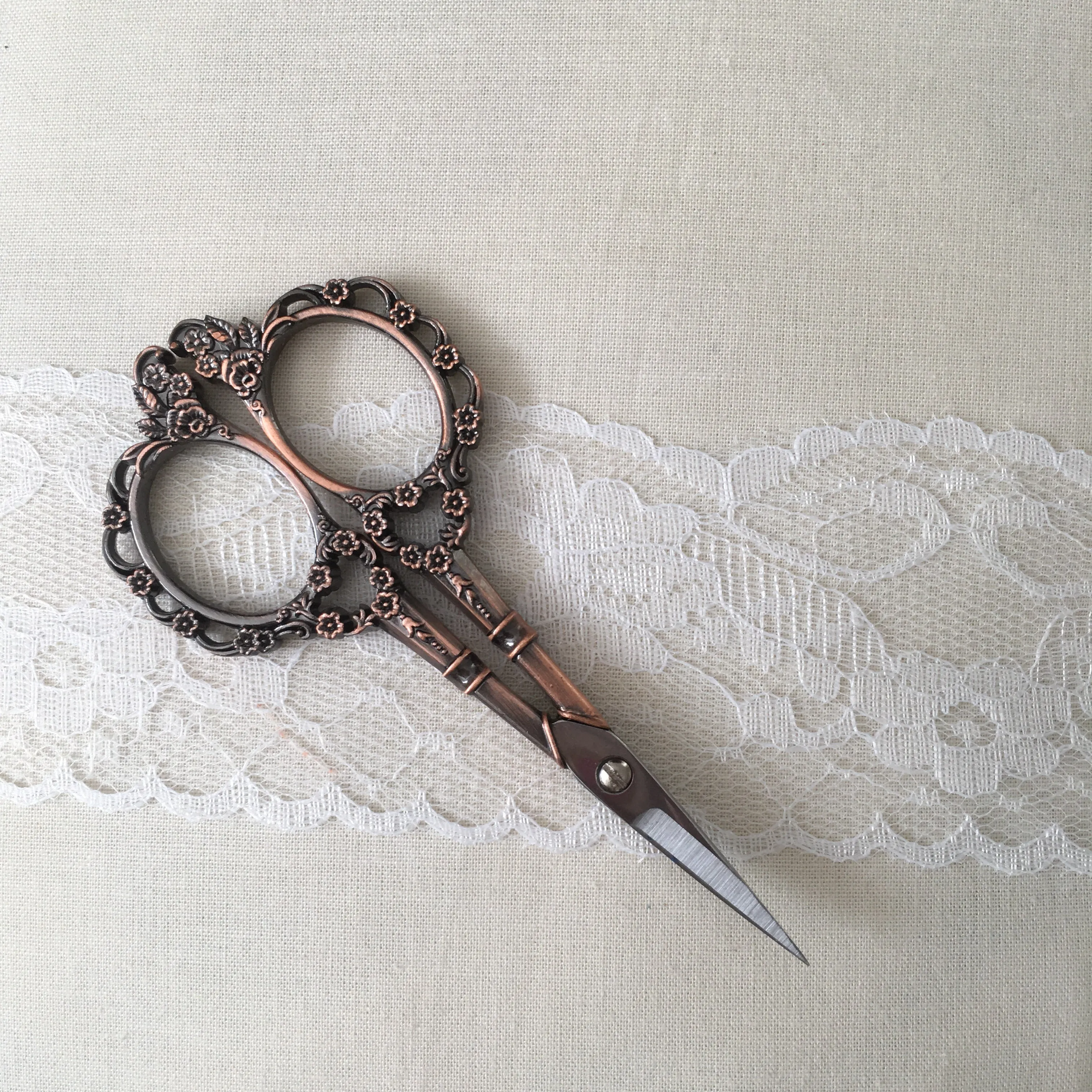 Flora Antiqued Vintage Rose Stainless Steel Embroidery Scissors