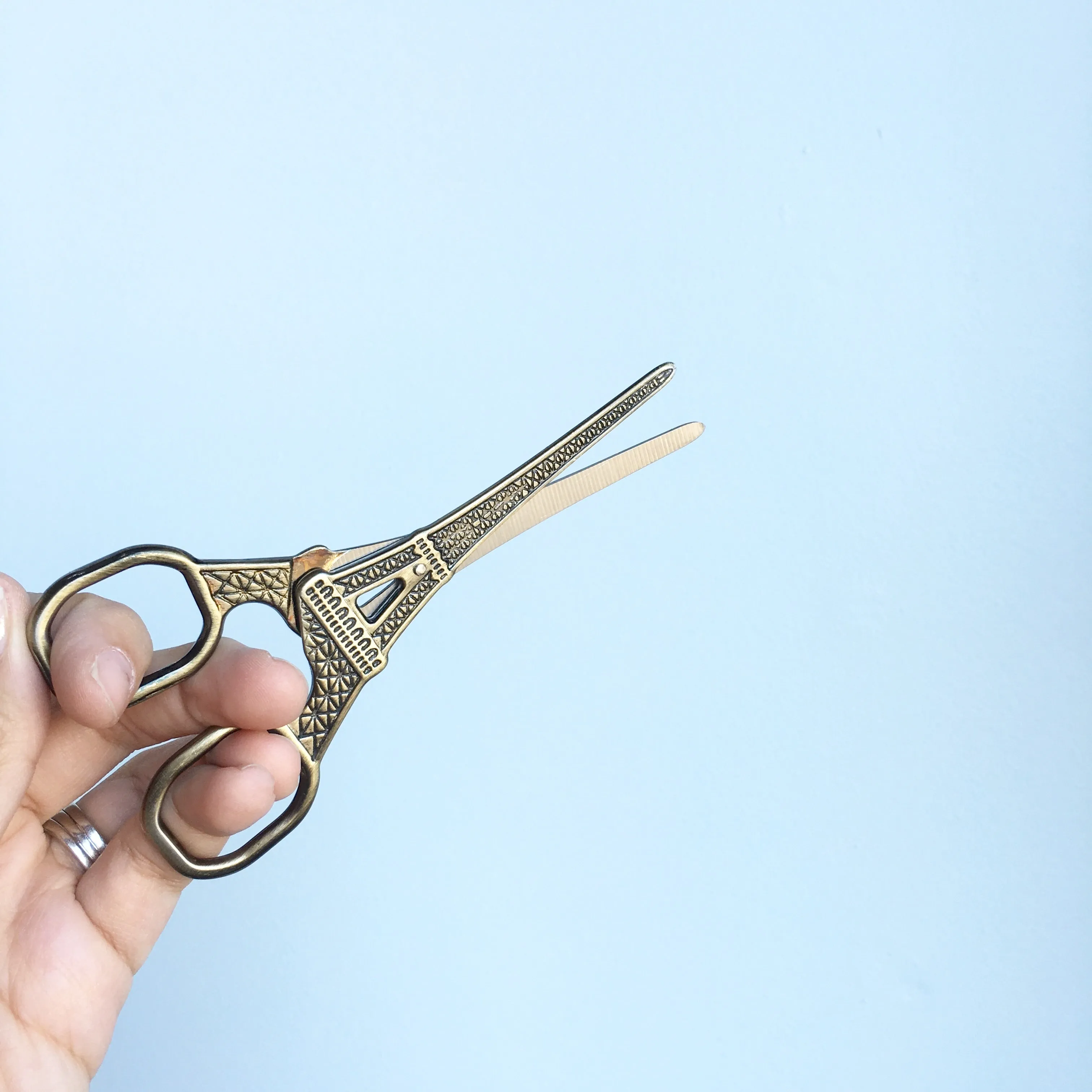 Paris Eiffel Tower Antiqued Gold Stainless Steel Embroidery Scissors