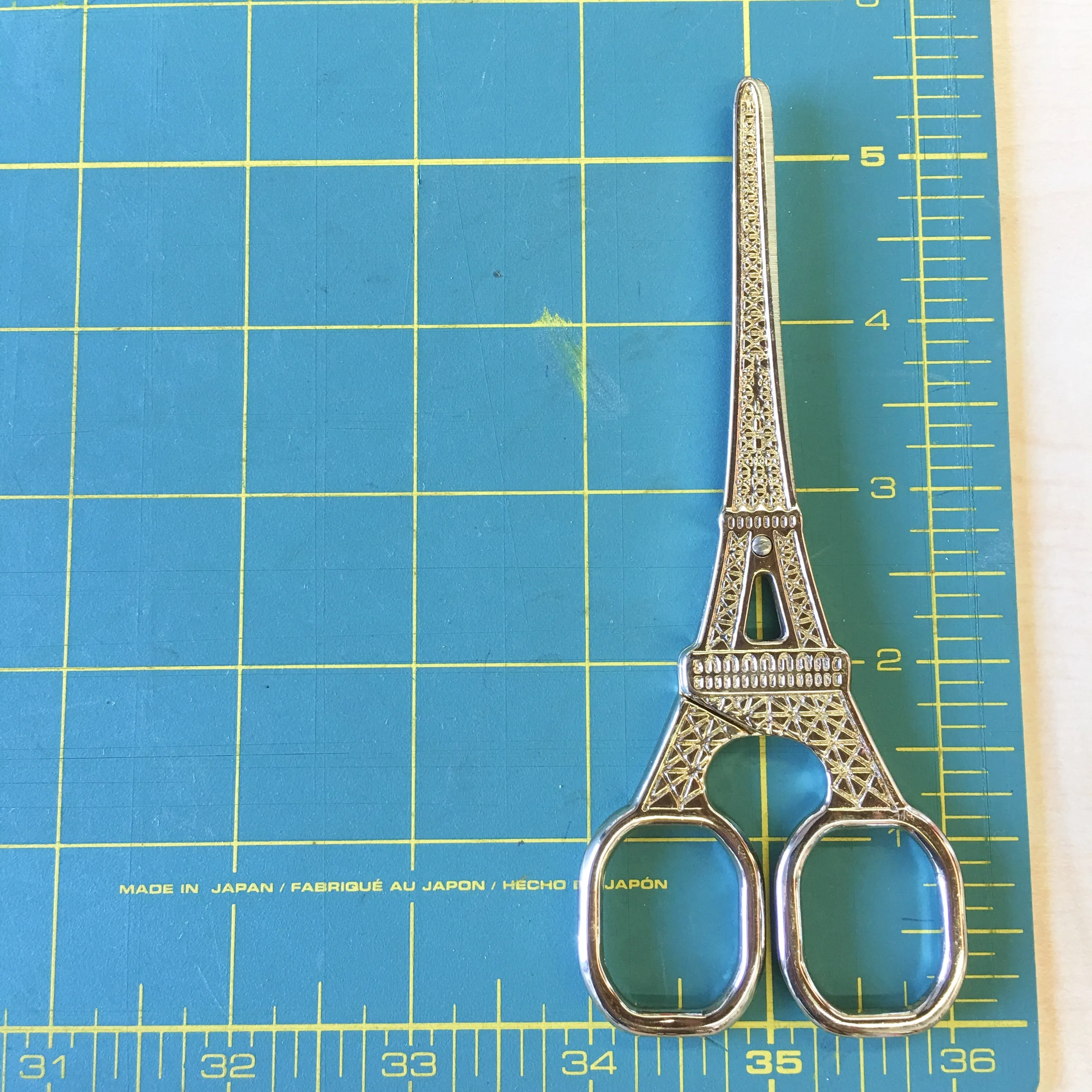 Paris Eiffel Tower Gold Stainless Steel Embroidery Scissors