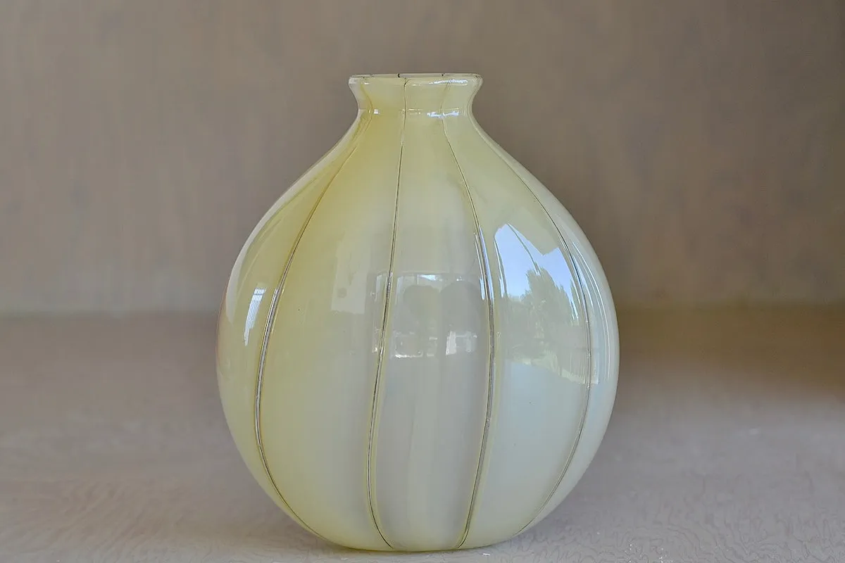 Robin Mix Onion Skin Vase in Small