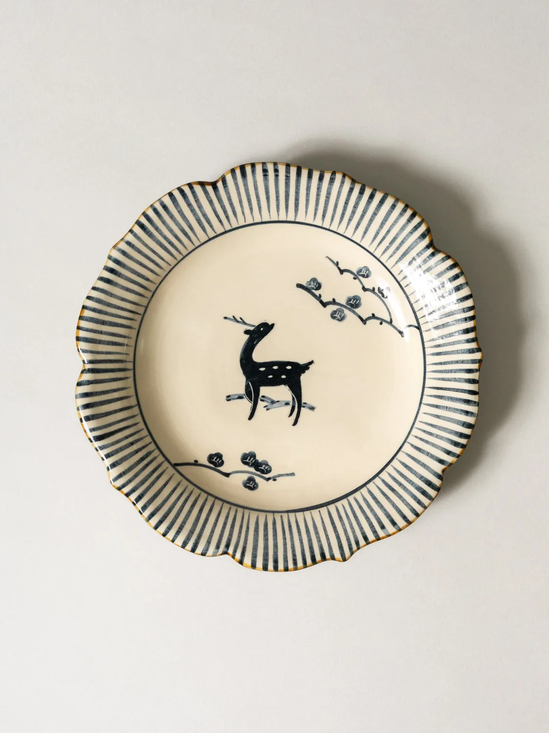 Round Flower Plate - Deer